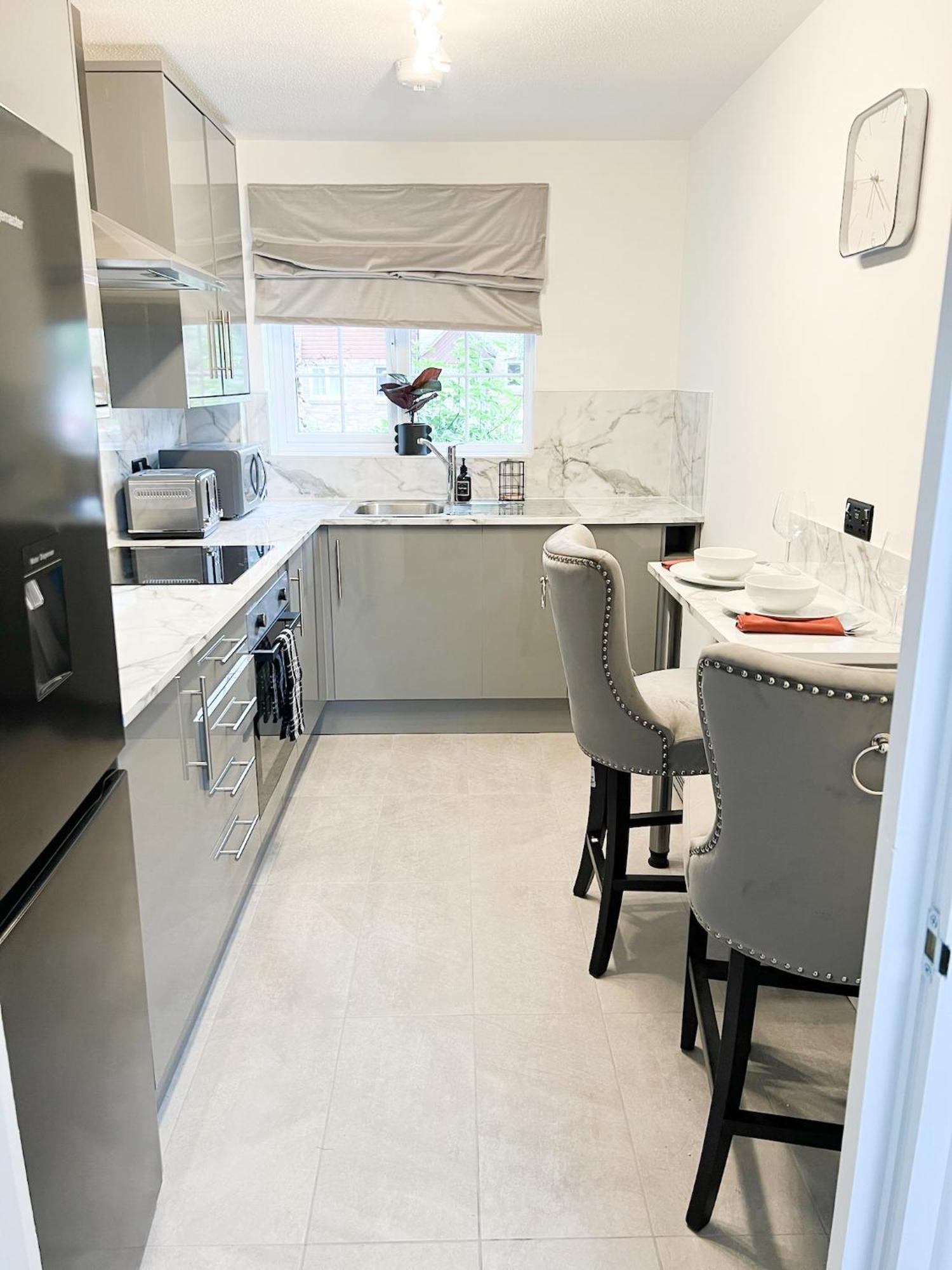 Beautiful Apartment In Beckton With Private Entrance And Garden Londra Exterior foto
