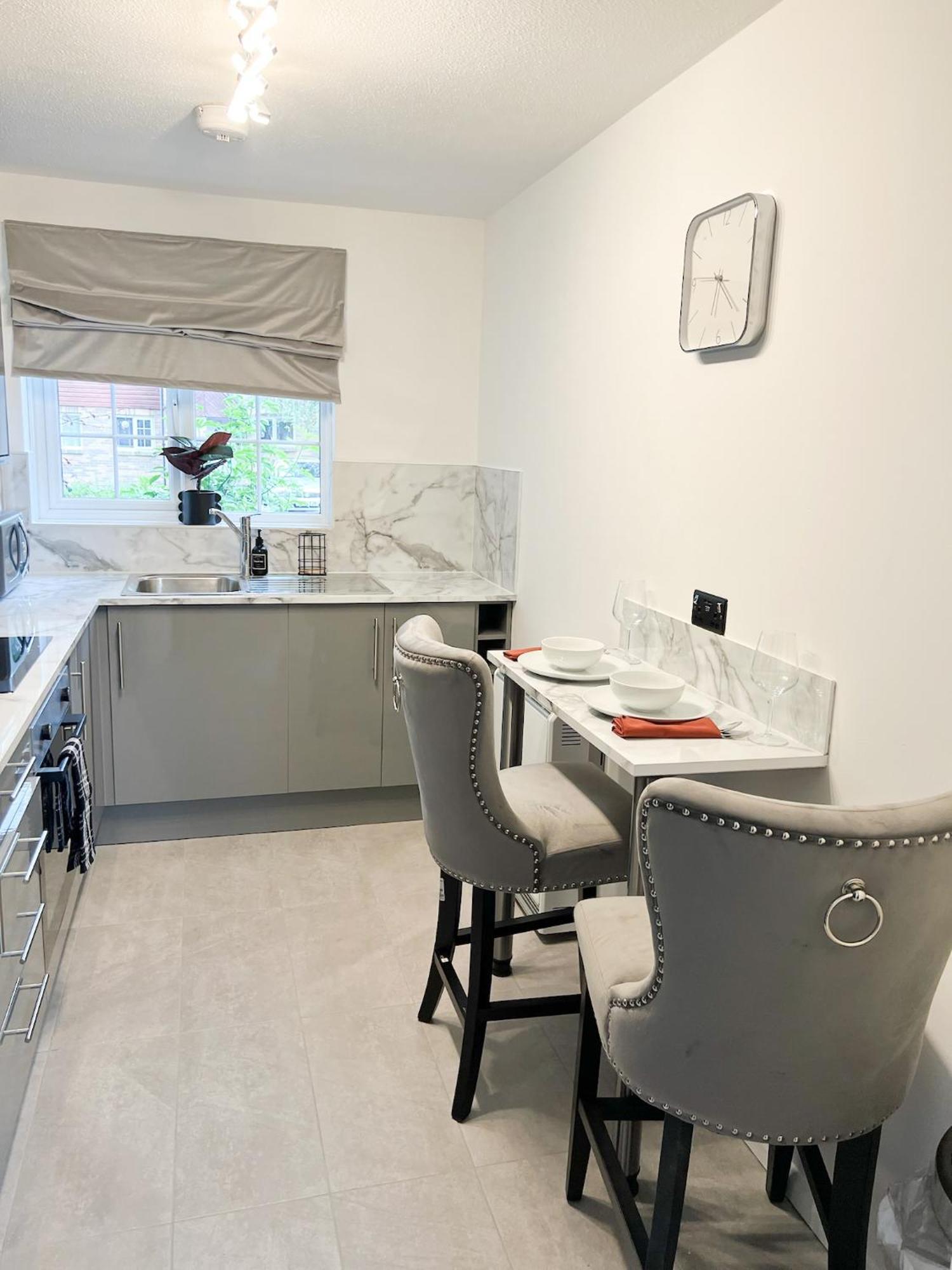 Beautiful Apartment In Beckton With Private Entrance And Garden Londra Exterior foto