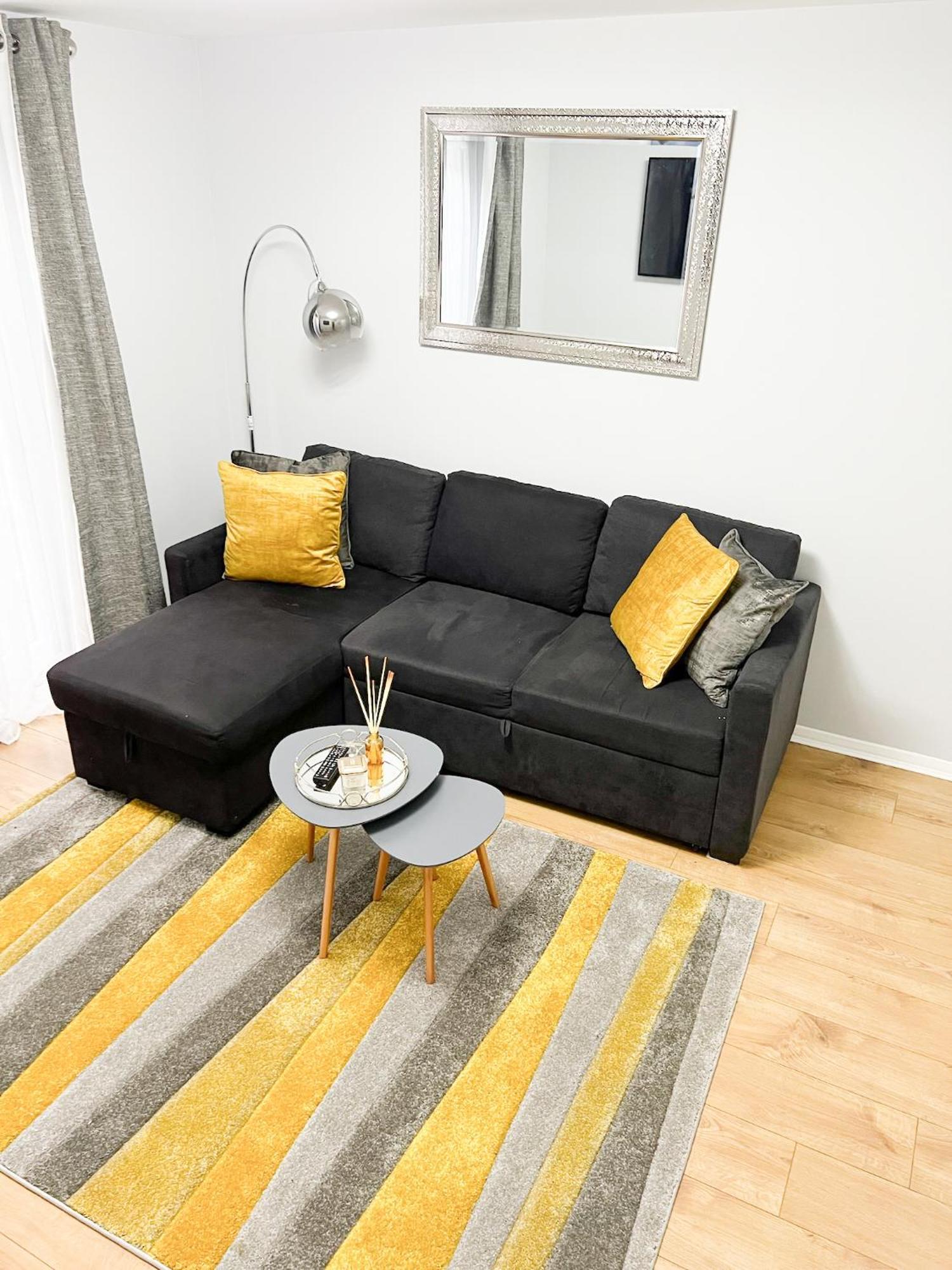 Beautiful Apartment In Beckton With Private Entrance And Garden Londra Exterior foto