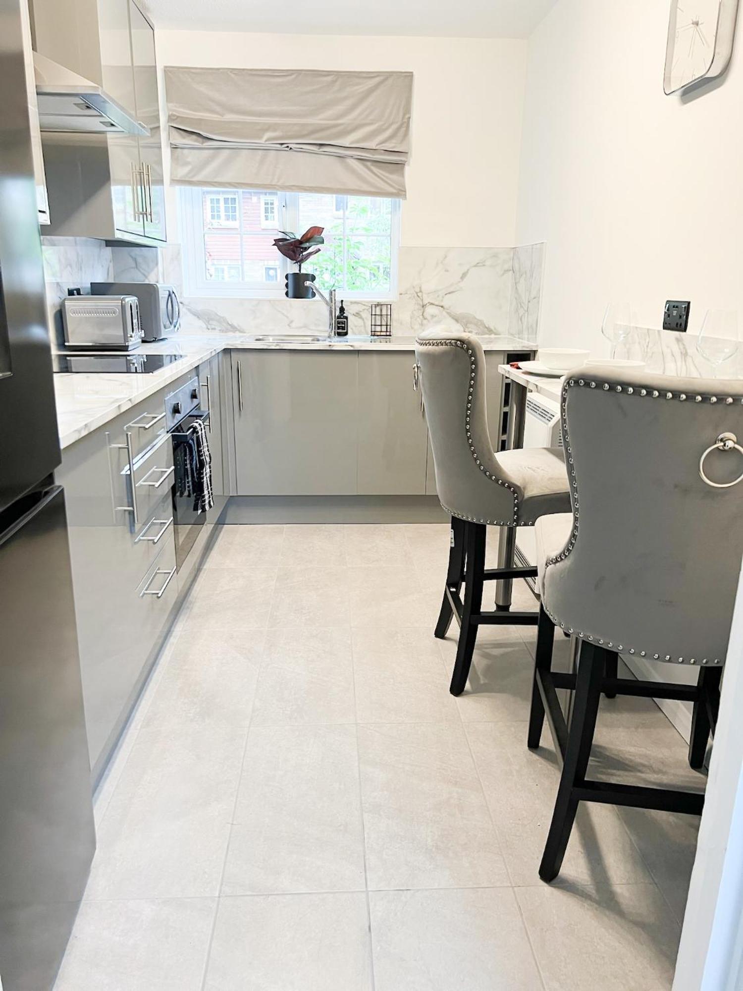 Beautiful Apartment In Beckton With Private Entrance And Garden Londra Exterior foto